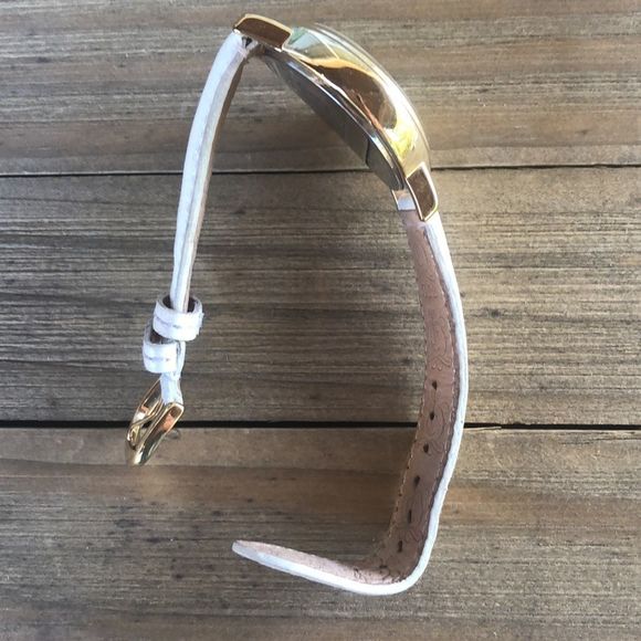 Juicy Couture Limited Edition Y2K Scottie Dog Crest White Leather Watch! GUC - Picture 12 of 12